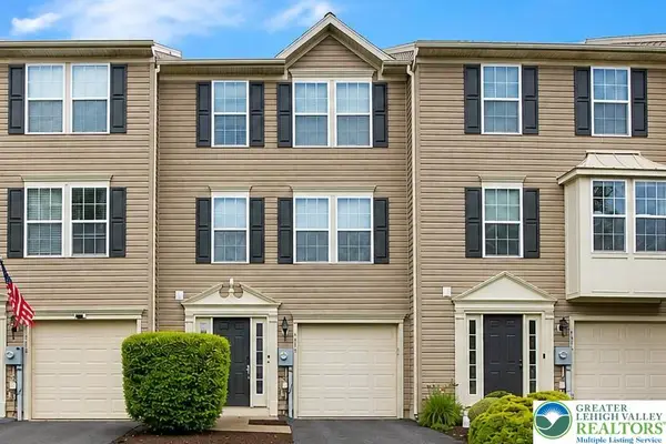 1079 Sparrow Way, Upper Macungie Twp, PA 18031
