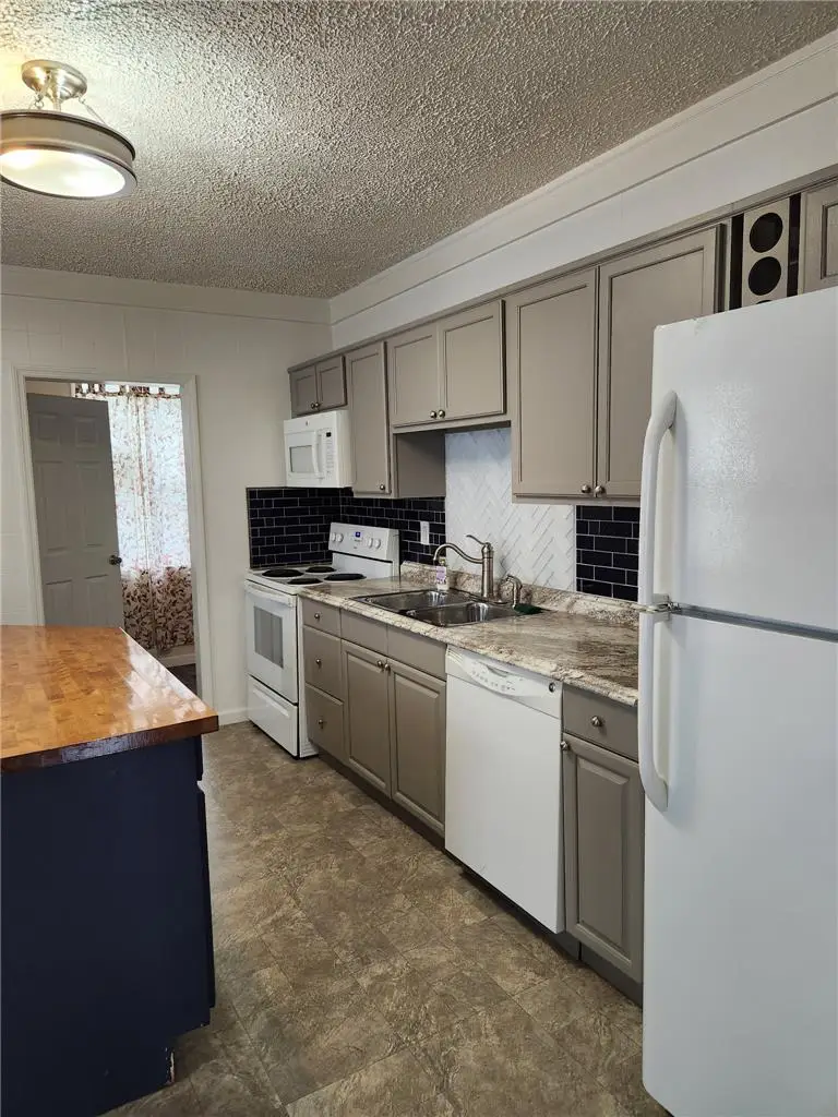 388 S 2nd Street, Lehighton, PA 18235 - #3