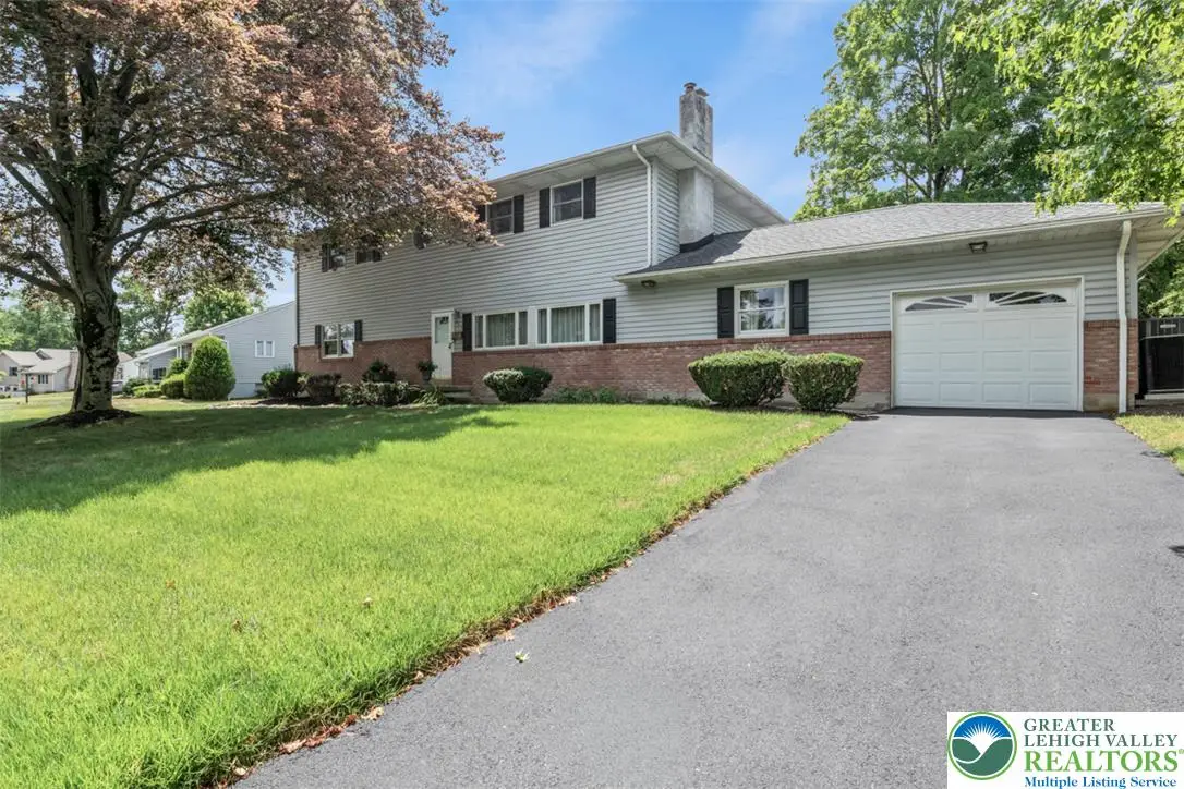 346 N 7th Street, Coopersburg, PA 18036 - #1