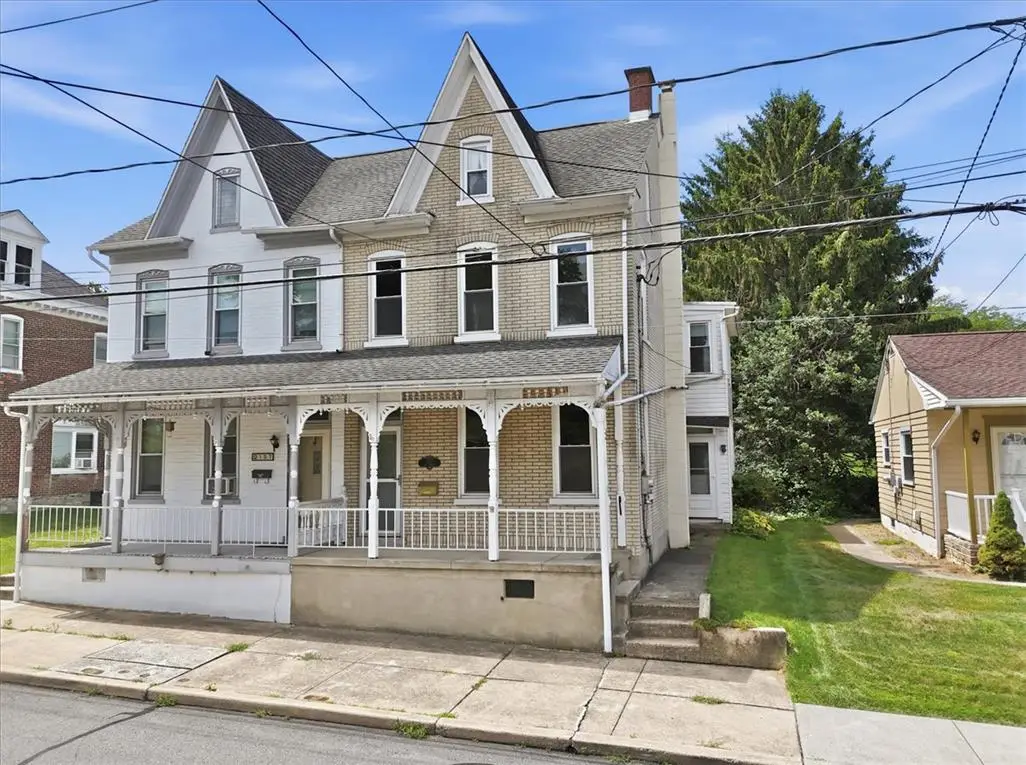 105 S Whiteoak Street, Kutztown, PA 19530 - #1