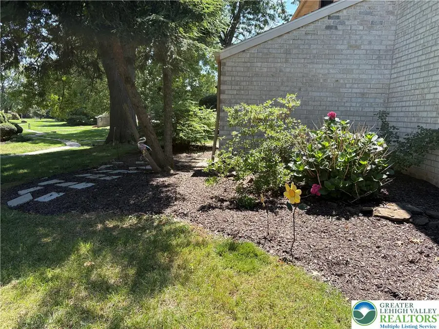 2823 Whitemarsh Place, Lower Macungie, PA 18062 - #3