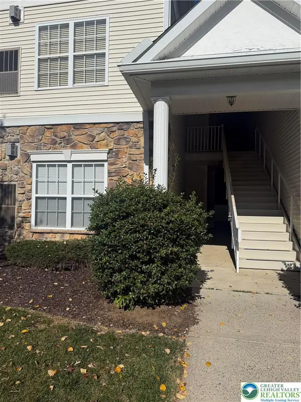 303 Waterford Terrace, Williams Twp, PA 18042