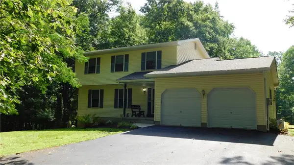 9 Benfield Road, Longswamp Twp, PA 18062