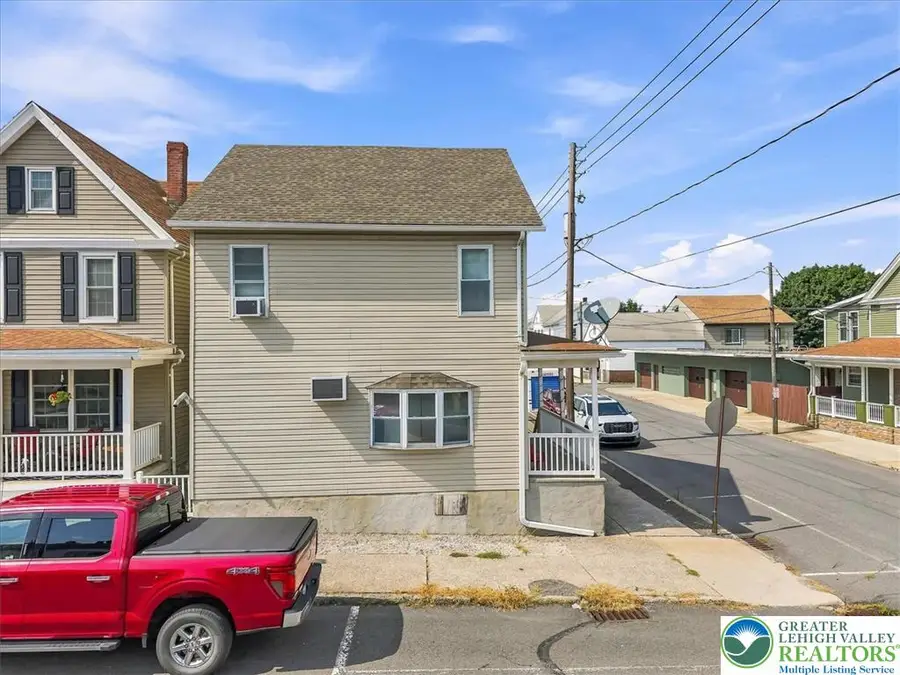54 E White Street, Summit Hill, PA 18250 - #2