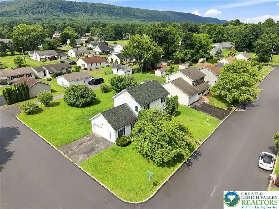 302 Delaware Avenue, Wind Gap, PA 18091 - #3