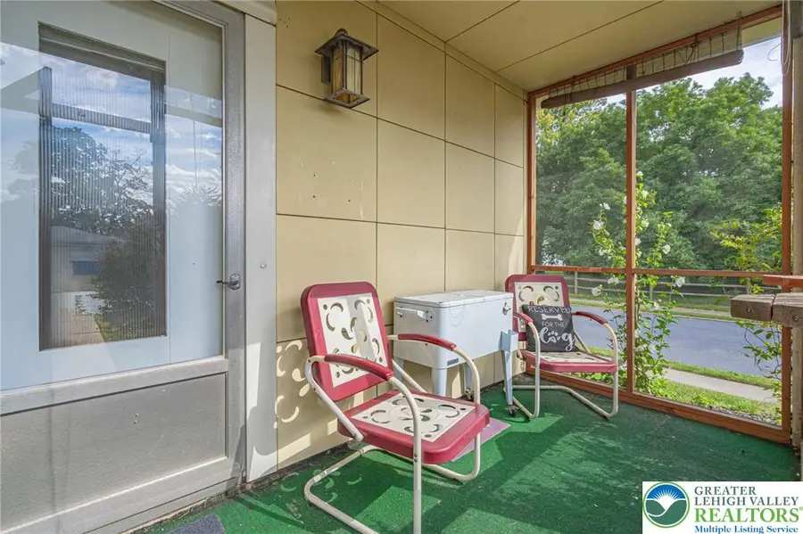 1531 N 19th Street, South Whitehall, PA 18104 - #2