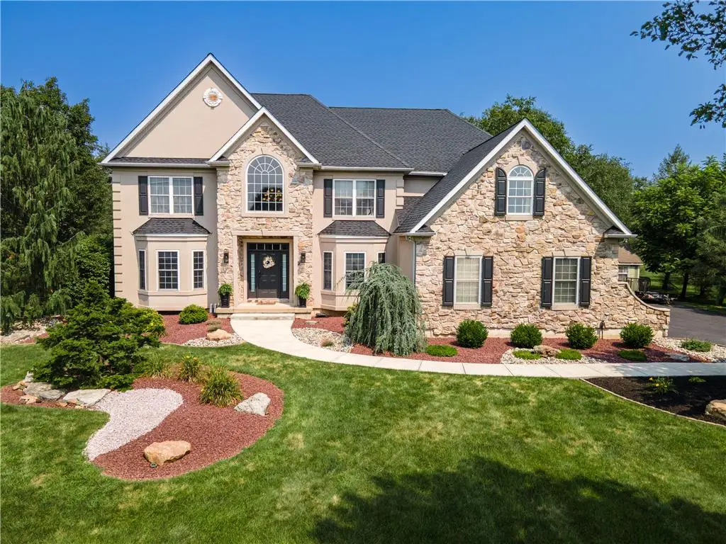 129 Chase Hollow Drive, Bushkill, PA 18064 - #1