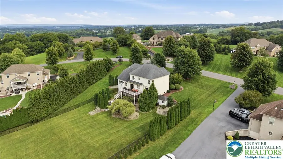 245 E Dell Road, Bushkill, PA 18014 - #3