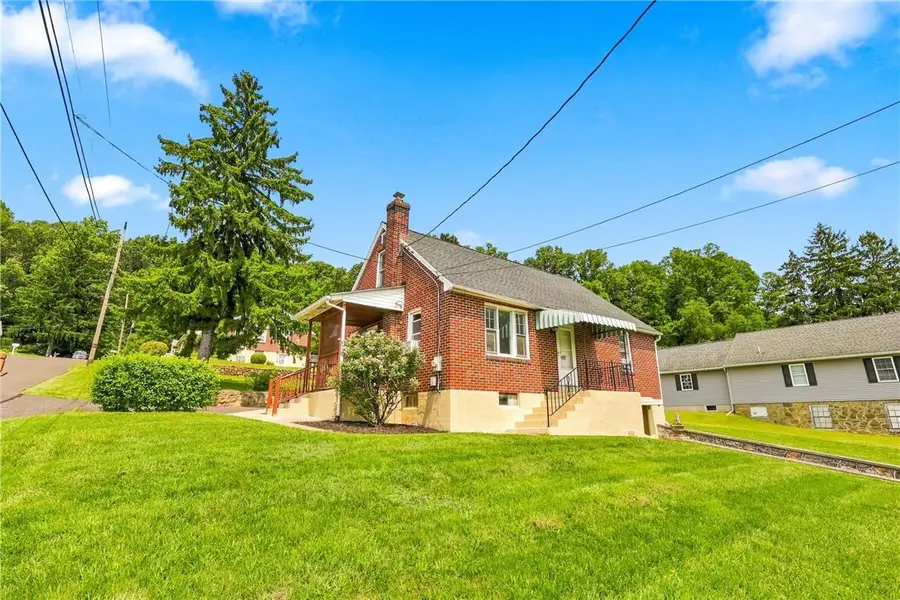 1135 E Susquehanna Street, Salisbury, PA 18103 - #2