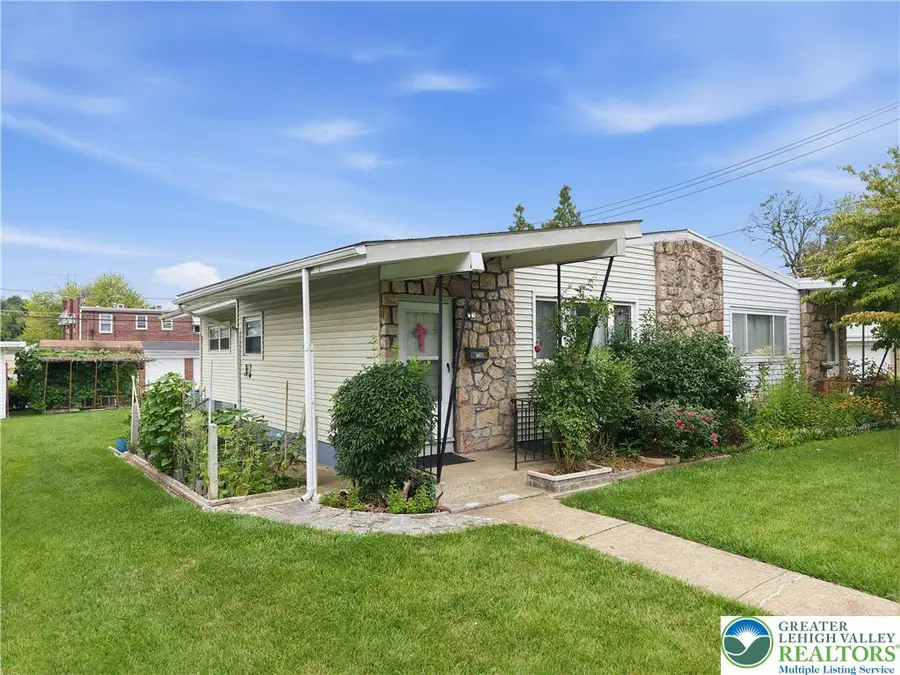 736 N Saint Lucas Street, Allentown, PA 18104 - #3