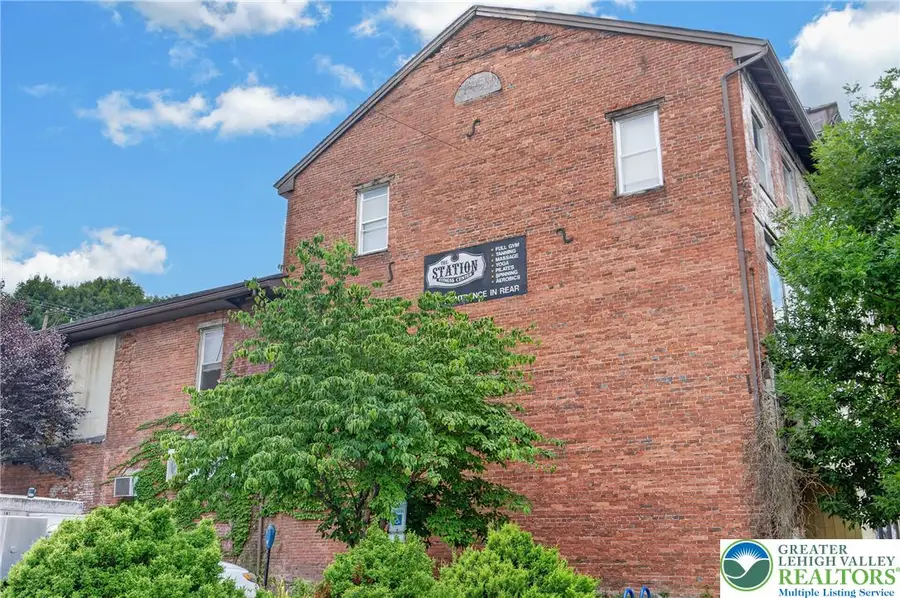104 W Broad Street, Tamaqua, PA 18252 - #3