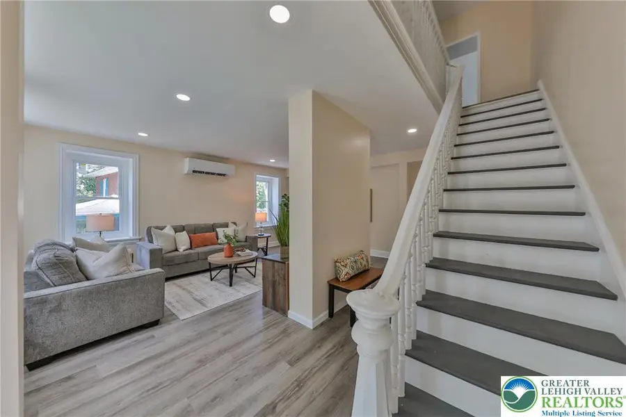 1113 E Emmaus Avenue, Salisbury, PA 18103 - #3