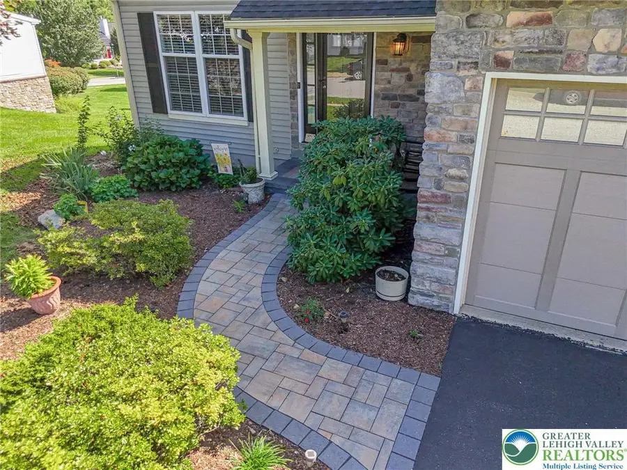3226 Prydun Drive, Hokendauqua, PA 18052 - #3