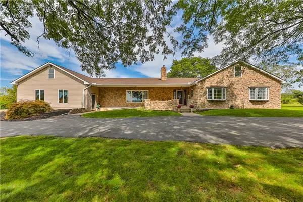 295 Crown View Avenue, Stockertown Boro, PA 18083