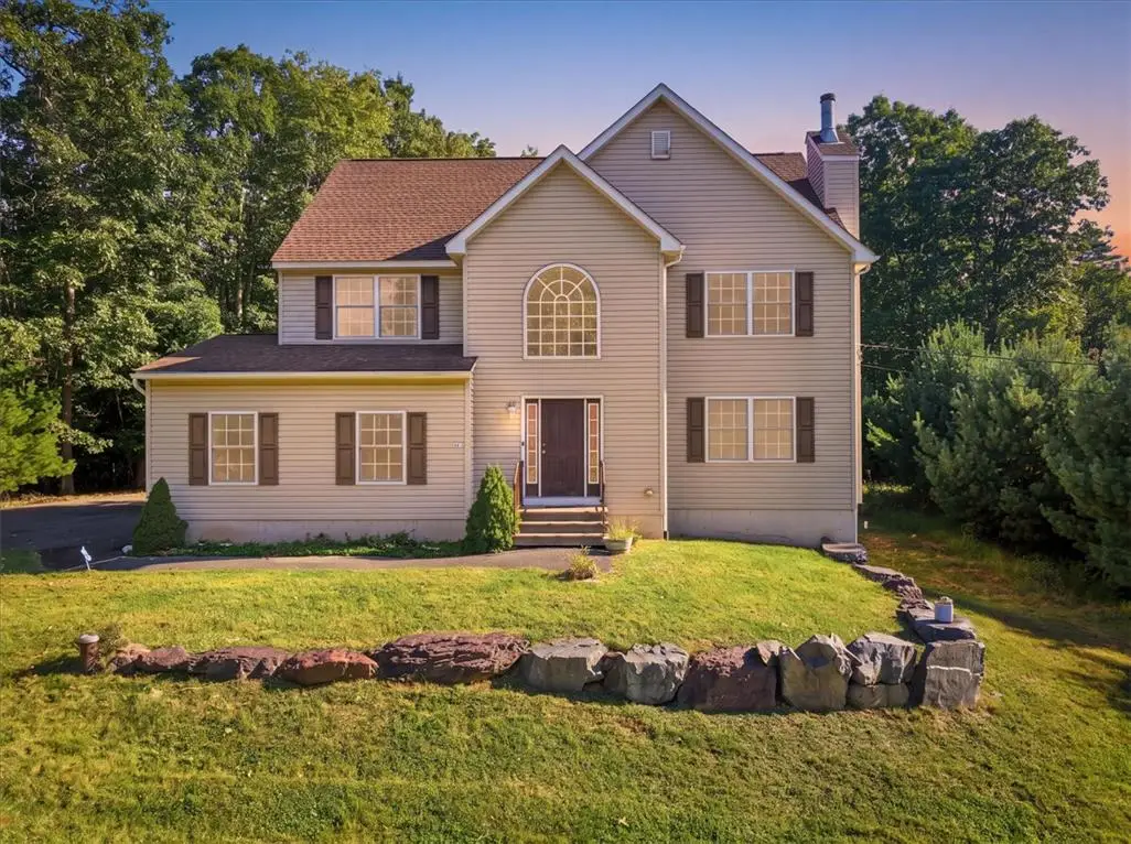 302 Lees Run Circle, East Stroudsburg, PA 18302 - #1
