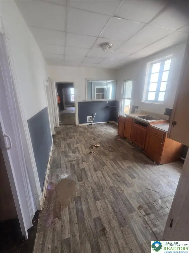 322 W Race Street, Pottsville, PA 17901 - #3