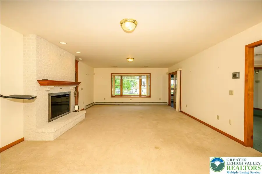 3231 Fairland Drive, North Whitehall, PA 18078 - #3