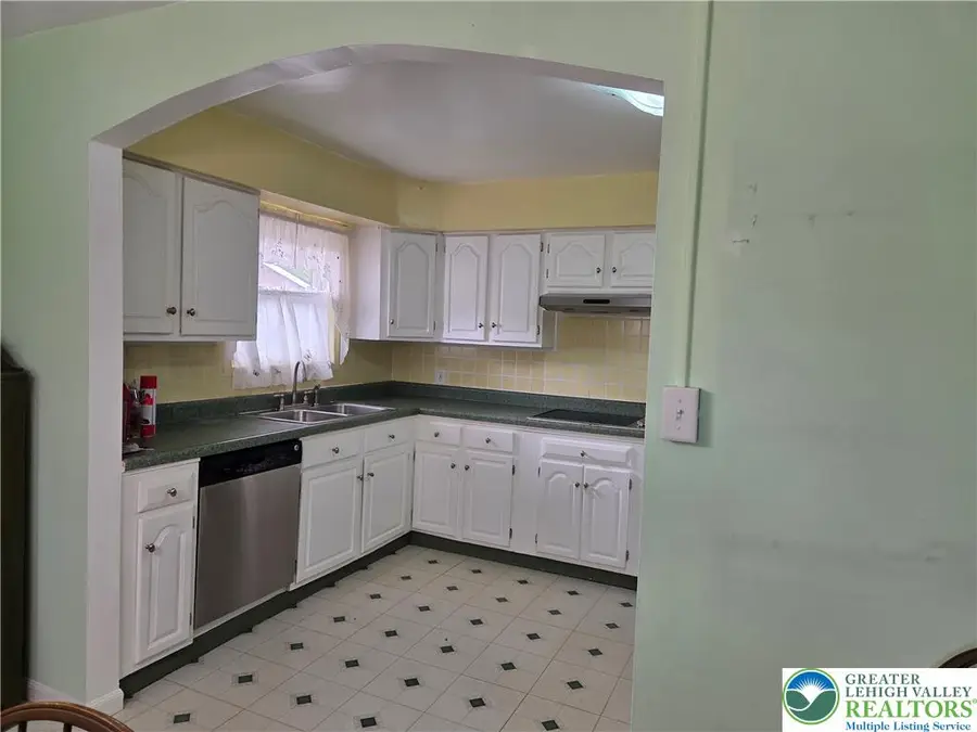 1431 Garden Avenue, Salisbury, PA 18103 - #3