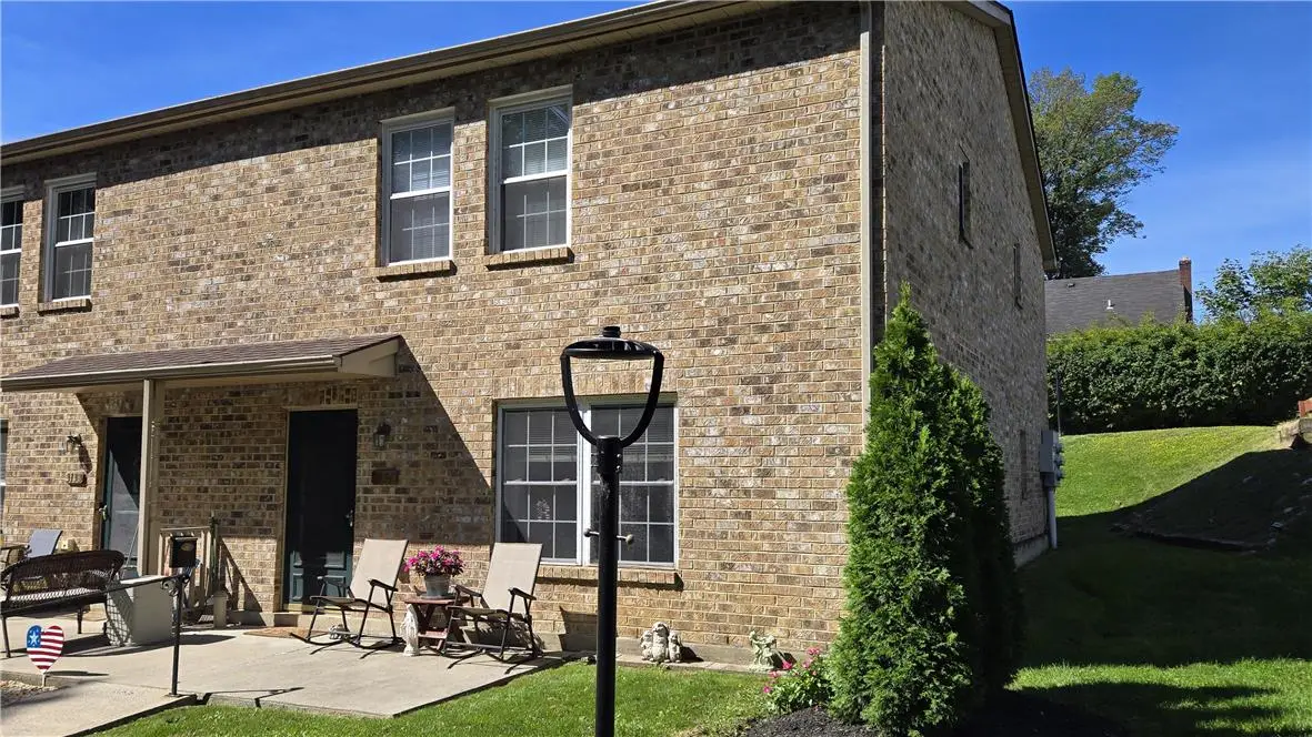 3131 E Church Circle #6, Hokendauqua, PA 18052 - #1