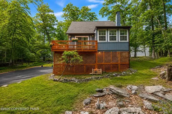 2128 Apley Drive, Bushkill, PA 18324