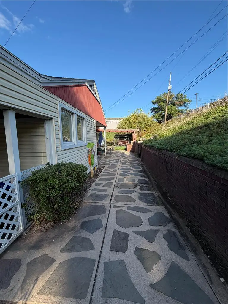 428 E Center Street, Nesquehoning, PA 18240 - #3