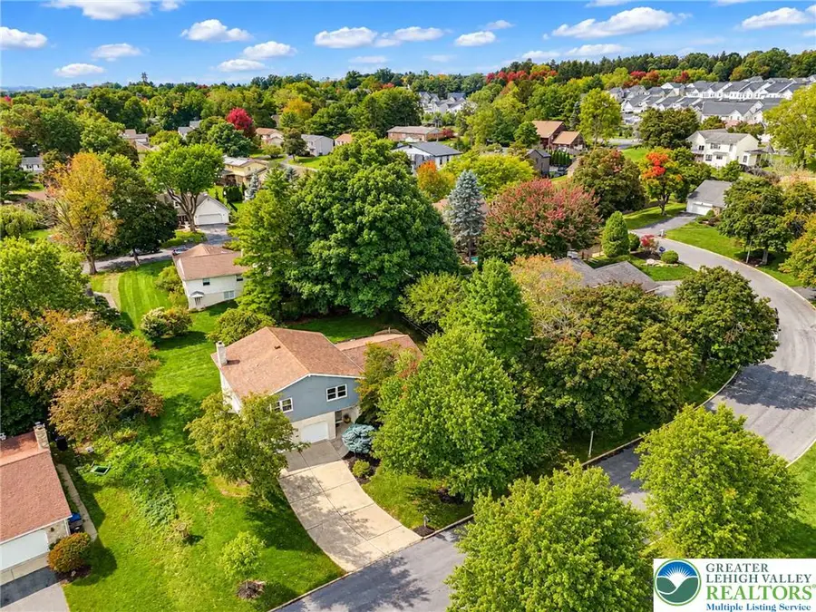4036 Wedgewood Road, South Whitehall, PA 18104 - #3