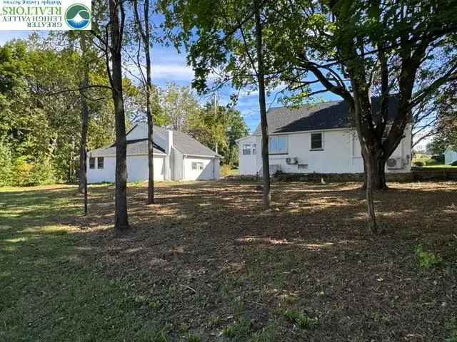 1561 Limeport Pike, Lower Milford, PA 18036 - #2
