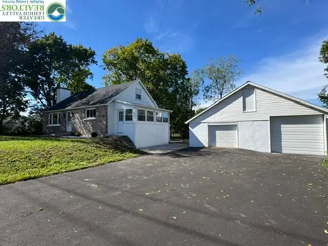 1561 Limeport Pike, Lower Milford, PA 18036 - #3