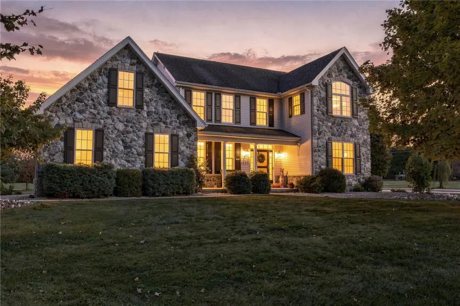 1695 Kings Court, Plainfield, PA 18072 - #2