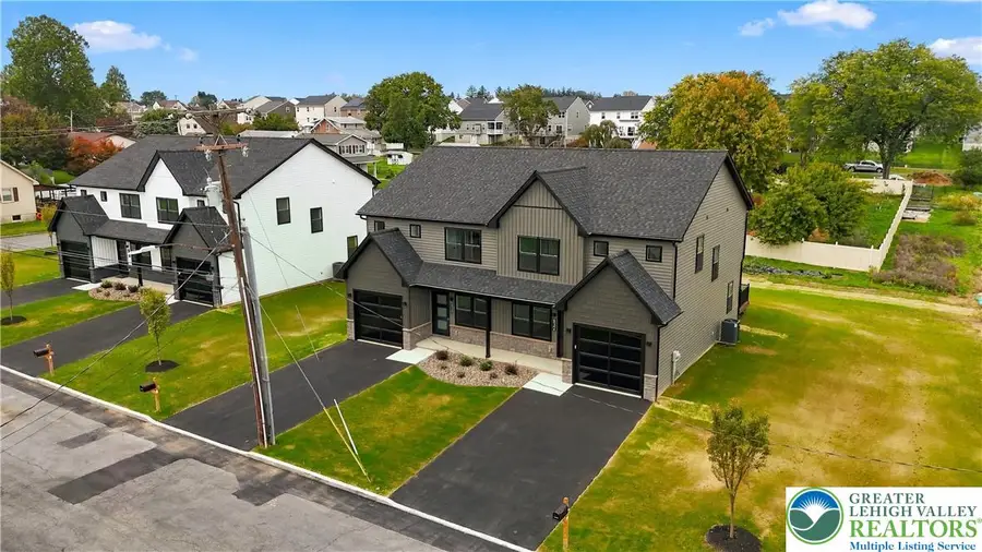 830 Hunter Street, North Catasauqua, PA 18032 - #2