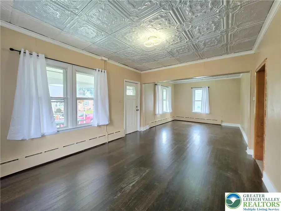 41 E 5th Street, Wind Gap, PA 18091 - #3