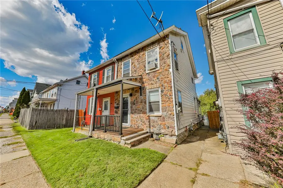 1017 W Berwick Street, Easton, PA 18042 - #2