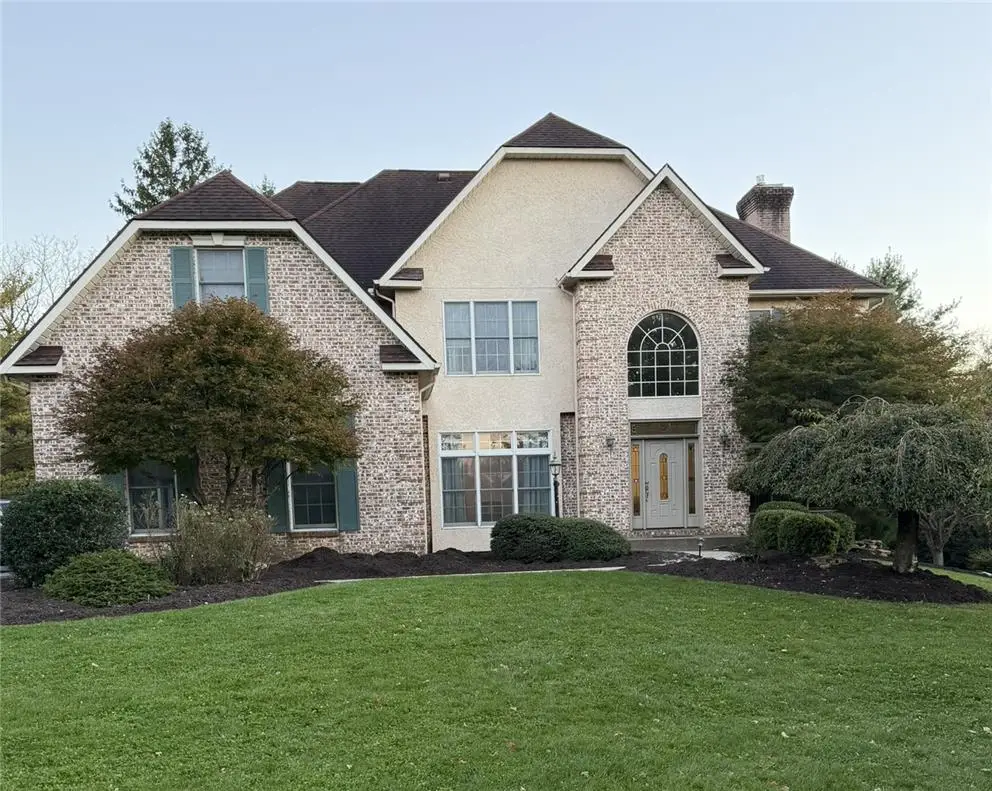 5250 Pineview Drive, Upper Saucon, PA 18034 - #1