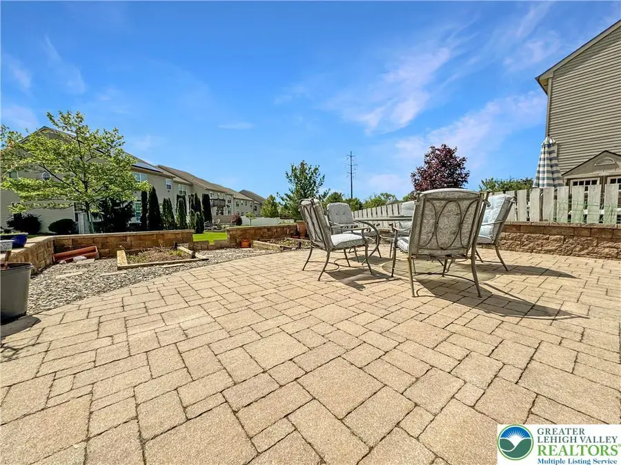 4527 Bellflower Way, Upper Macungie, PA 18104 - #2