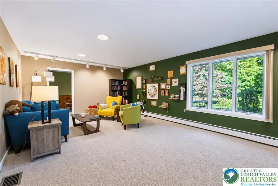 141 Roosevelt Road, Smithfield, PA 18301 - #3