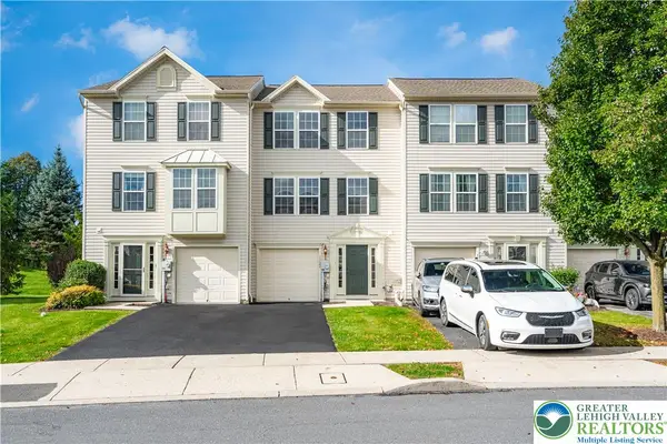 1122 Sparrow Way, Upper Macungie Twp, PA 18031