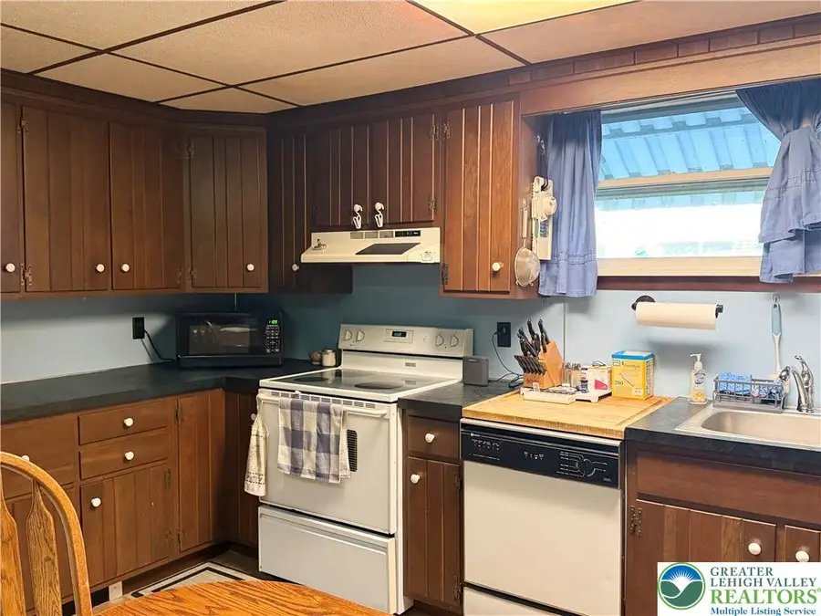 500 N 3rd Street, Lehighton, PA 18235 - #2