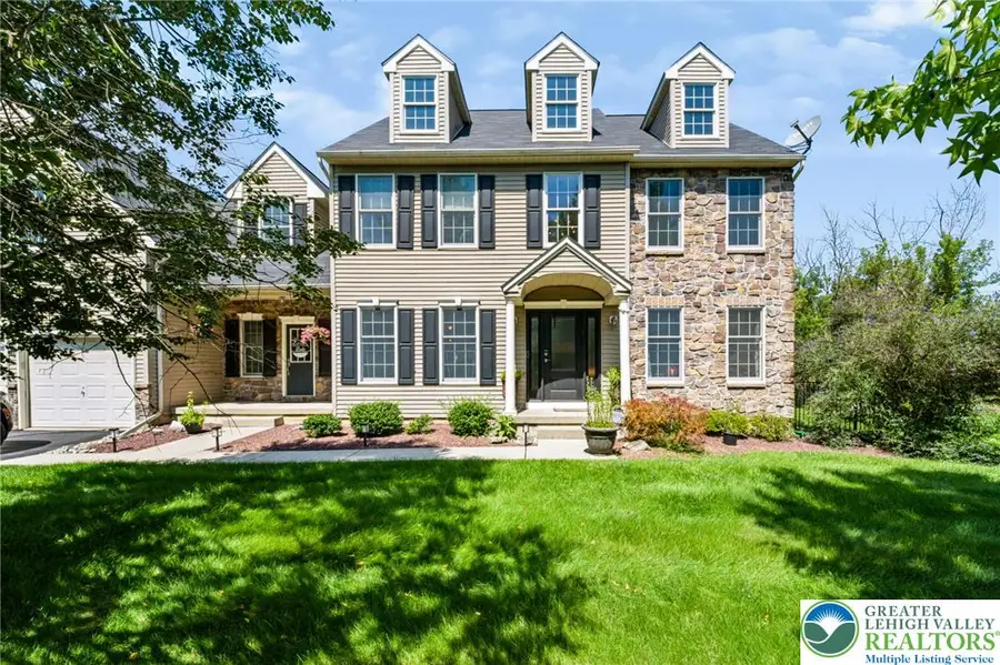 39 Millbrook Court, Tatamy, PA 18045 - #2