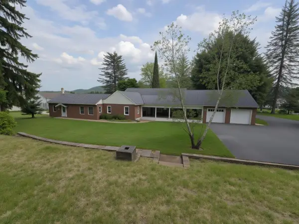 73 High St, Troy, PA 16947