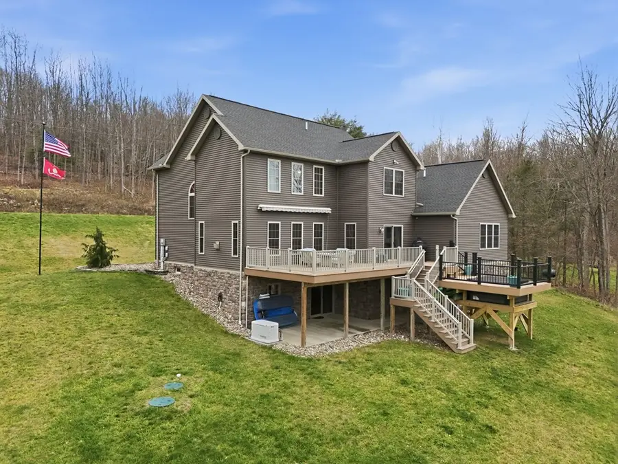 734 Lakeside Dr, Sayre, PA 18840 - Image #3