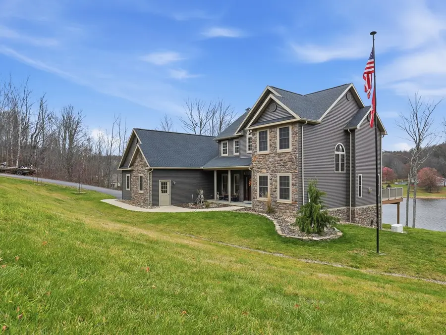 734 Lakeside Dr, Sayre, PA 18840 - #2