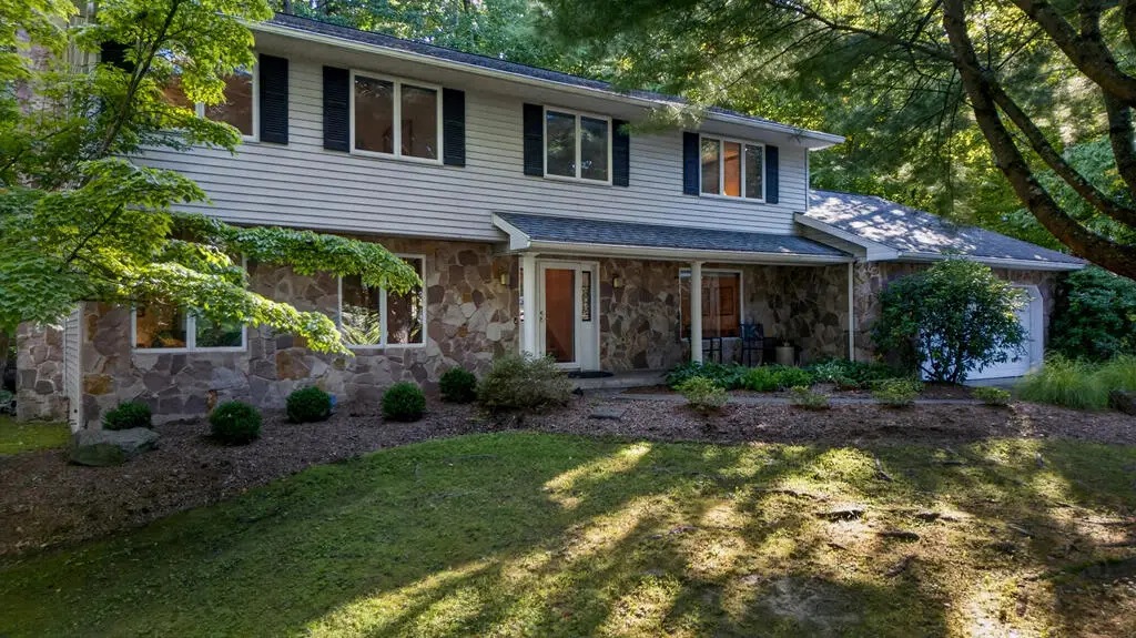283 Queen Esther Dr, Sayre, PA 18840 - #1