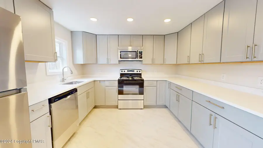 8567 Hillcrest Drive, Tobyhanna, PA 18466 - Image #3