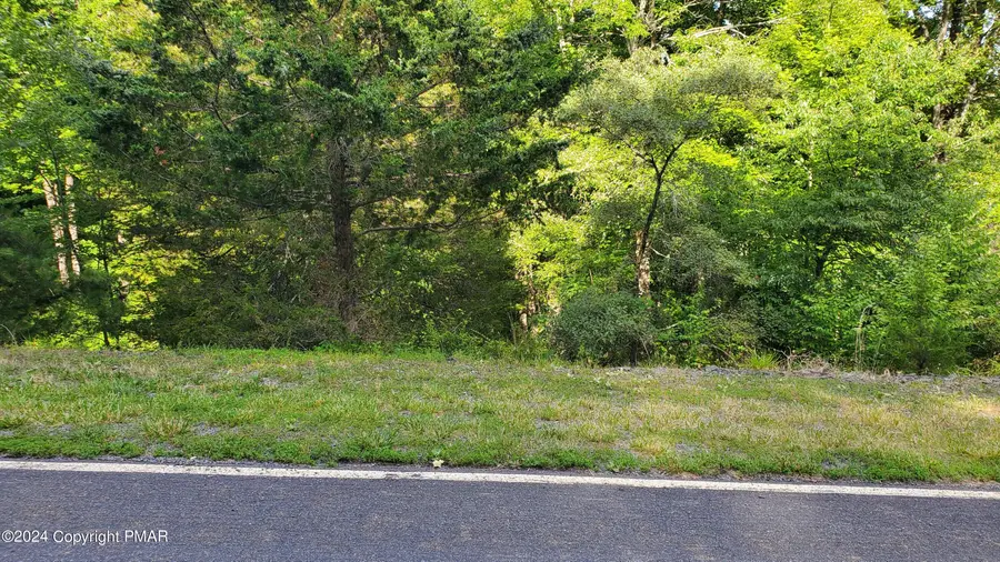 3428 Lancaster Drive, Bushkill, PA 18324 - Image #2