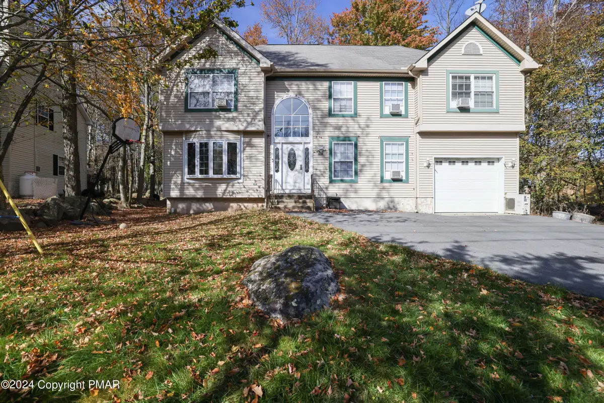 638 Country Place Drive, Tobyhanna, PA 18466 - Image #1