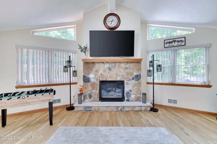 138 Kensington Drive, Bushkill, PA 18324 - Image #3