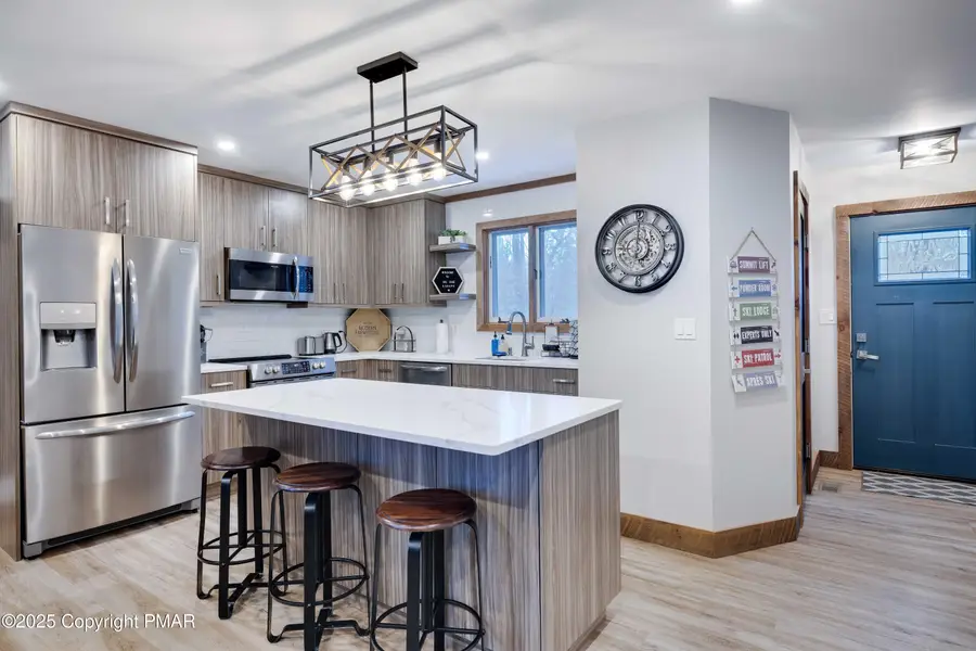 19 Ski Side Drive, Tannersville, PA 18372 - Image #2