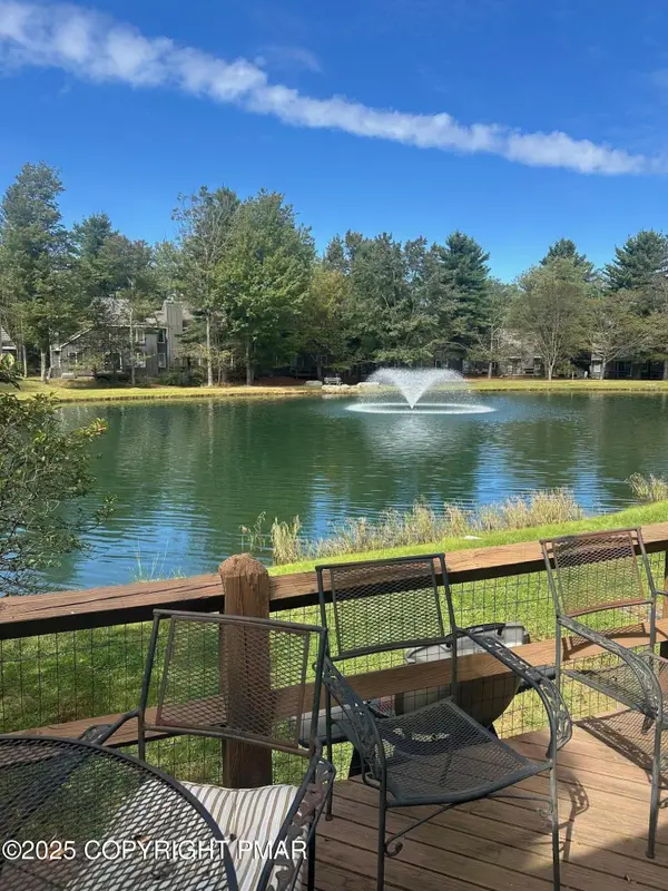 390 Snow Ridge Circle, Lake Harmony, PA 18624