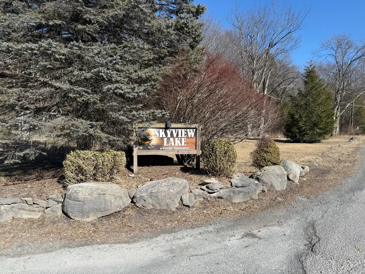 SkyView Lakes Mountain Drive & Oakwood Drive Corner, Greentown, PA 18426 - Image #1