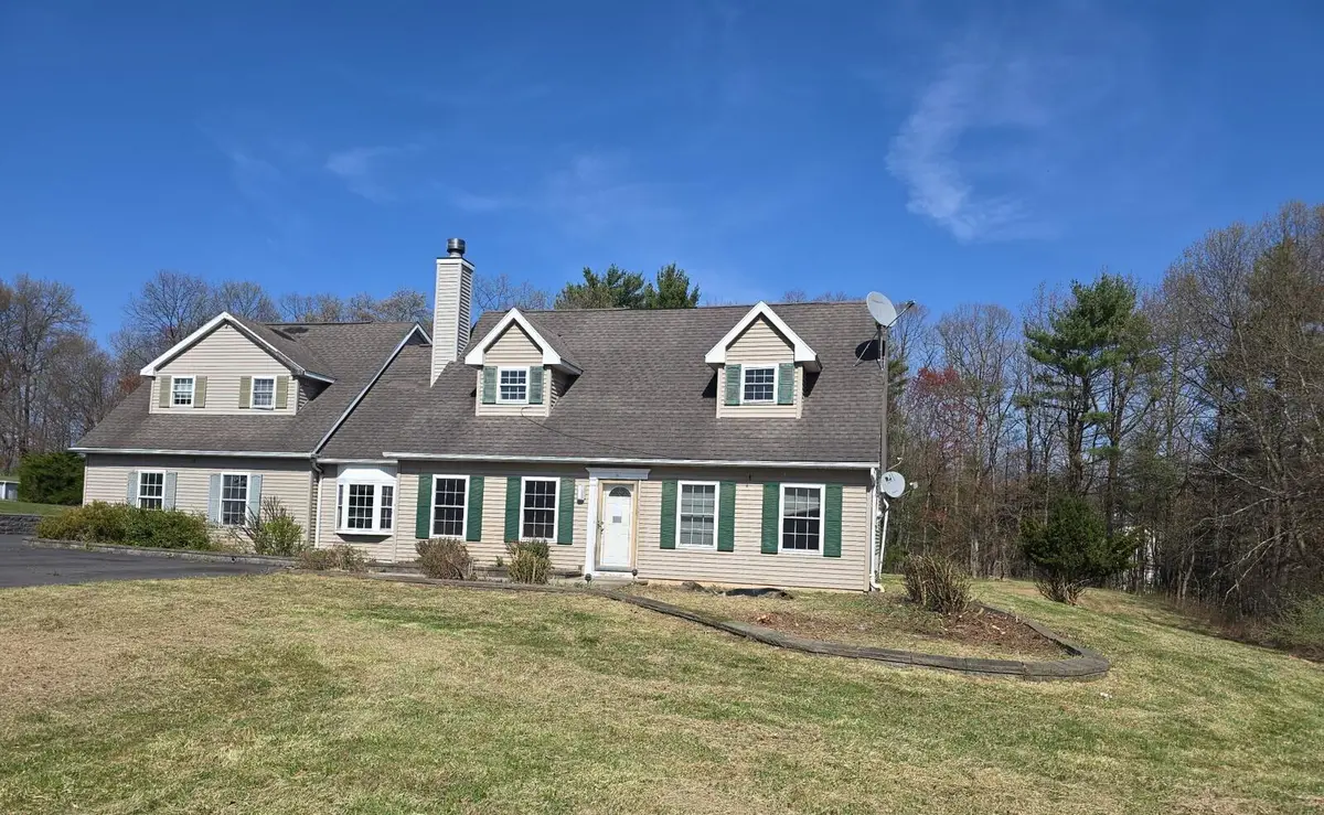 2250 Suburban Lane, Effort, PA 18330 - Image #1